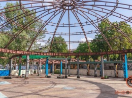Йога, футбол и детский уголок: как выглядит креативный парк на набережной в Днепре