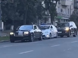 Полиция в Киеве остановила крутой кортеж авто (видео)