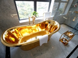 Янукович бы оценил. Вьетнамский отель потратил тонну золота, чтобы привлечь посетителей после карантина (ФОТО)