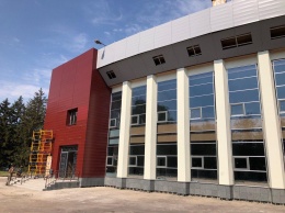 В Кривом Роге реконструкцию первой очереди стадиона "Металлург" выполнили на 60%