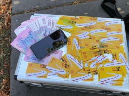В Киеве разоблачили мошенников, снимавших наличные по поддельным картам