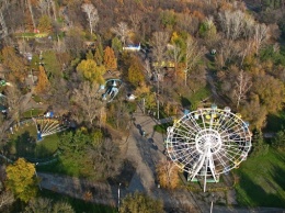 В запорожской "Дубовой роще" снова не обращают внимание на опасную зону (ВИДЕО)