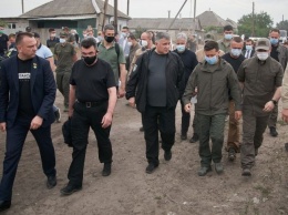 Зеленский ознакомился с ходом ликвидации последствий лесных пожаров в Луганской области