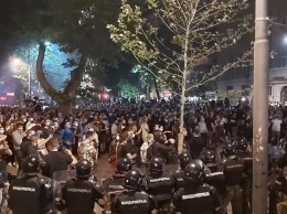 В Белграде вторая ночь беспорядков в ходе протестов в связи с эпидемией