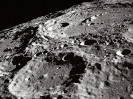 Ученые смогли разгадать тайну "гелеобразного вещества" на обратной стороне Луны