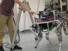 Итальянские инженеры научили четырехногого робота балансировать на двух ногах