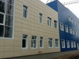 В новом корпусе Волосской школы обустроили фасад