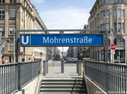 Станцию метро в Берлине не отдадут ни "маврам", ни Глинке?
