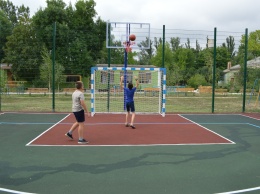 В Нижнегорском районе открыли школьную спортивную площадку благодаря нацпроекту