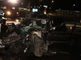 Страшное ДТП в Днепре: столкнулись сразу три автомобиля, есть погибшие. ФОТО. ВИДЕО