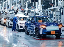 BMW назвала дату дебюта электрокроссовера BMW iX3