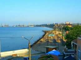 Готовимся к отпуску: отдыхающие рассказали на каких пляжах в Бердянске нет медуз