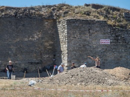 В Аккермане снова работают археологи: уже нашли пушечное ядро и турецкий кинжал, но главная цель - сердце античной Тиры