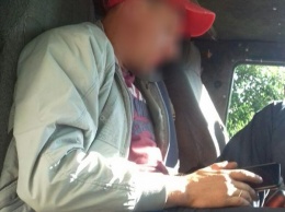 Пьяный водитель грузовика пытался откупится от херсонских патрульных