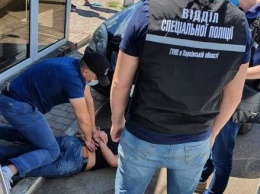 На Харьковщине задержан россиянин пытавшийся дать взятку пограничникам за въезд в Украину, - ФОТО