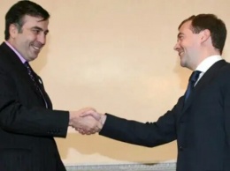 Саакашвили о бывшем премьере РФ: Фамилия Медведев, а так - букашка реально