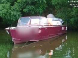 Пьяный мужчина катался по реке Днепр на моторной лодке