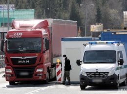 Венгрия усиливает ограничения на границах. Украину внесли в "красный" список стран