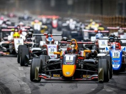 Француз Пуршер выиграл вторую гонку этапа "Формулы-3" в Австрии