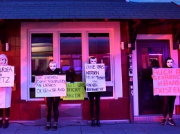 Проститутки Германии захотели вернуться к работе и вышли протестовать