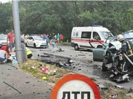 Пьяный водитель Mercedes устроил ДТП: погибли двое детей и родители