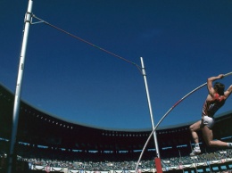 35 лет назад Сергей Бубка первым в мире преодолел 6 метров в прыжках с шестом