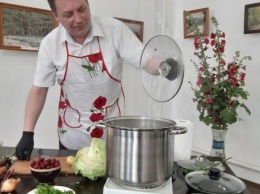 Вишневый борщ и гречневые вареники: музей на Тернопольщине возрождает локальную кухню