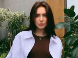 Прощай, школа: 17-летняя дочь Елены Кравец восхитила роскошным нарядом на выпускной (фото)