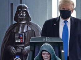В соцсетях шутят над Трампом, который впервые на публике одел маску. Подборка фотожаб