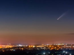 Над Украиной пронеслась яркая комета. Впечатляющие фото светила