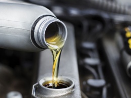 7 способов замены моторного масла в автомобиле: плюсы и минусы каждого