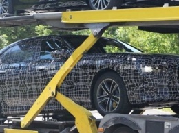 Новый BMW i7 заметили в серийном кузове
