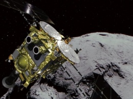 Японский зонд доставит на Землю пробы песка и камней с астероида Рюгу