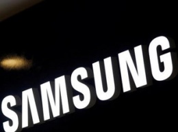 Samsung проектирует смартфон-раскладушку с экраном двойного складывания