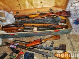 На Днепропетровщине ликвидирована преступная группировка с огромным арсеналом оружия (фото)