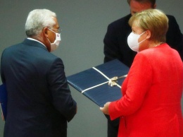 "Happy Birthday, Frau Angela!": Зеленский поздравил Меркель с 66-летием