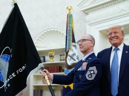 Пентагон приоткрыл завесу секретности над "супер-пупер ракетой" Трампа