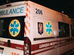 В Киеве "скорая" не смогла доехать на вызов из-за самовольно установленного шлагбаума: мужчина умер