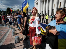 В "Слуге народа" говорят, что не будут осенью выносить на рассмотрение Рады законопроект Бужанского