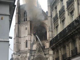 В Нанте произошел пожар в одном из крупнейших готических соборов
