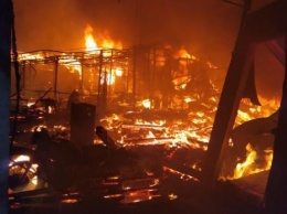 В курортной Затоке горели две базы отдыха: пострадал отдыхающий (фото)