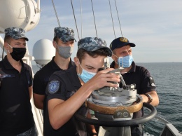 Будущие военные моряки в Одессе прошли практику на корабле Морской охраны