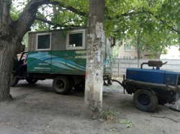 Больше сотни семей на одесских Черемушках вторые сутки сидят без воды после ремонта