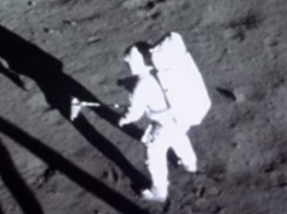 Нейросеть улучшила исторические кадры высадки на Луну