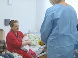 Украинка, родившая 19 детей, посетовала на тяжелую жизнь