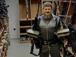 Кремль не видит проблем в фотографии вооруженного Кадырова, угрожающего США (ВИДЕО)