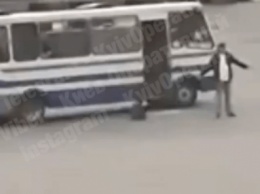 В сети появились видео задержания луцкого террориста: Он несколько минут ждал полицейских