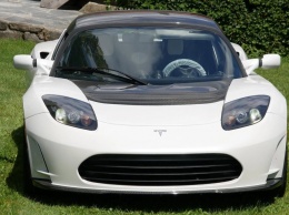 Последний собранный экземпляр Tesla Roadster продают за 1,47 миллиона долларов (ФОТО)