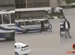 Террорист сдался до начала "штурма" автобуса в Луцке: появилось видео