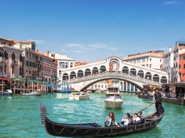 Гондолы в Венеции: теперь только пять пассажиров